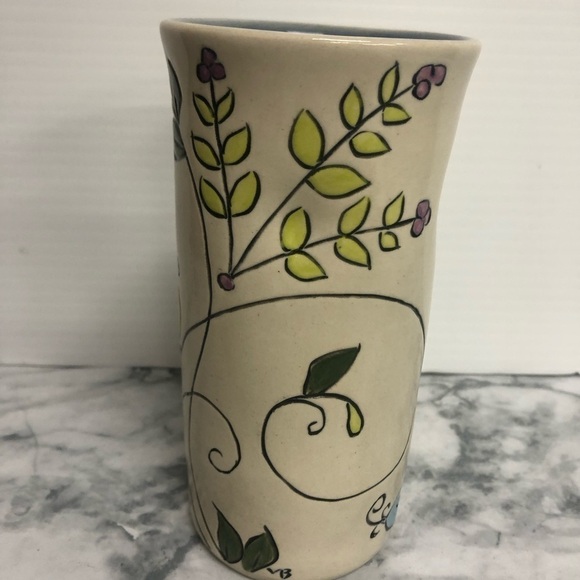 Meghan Bernard pottery SWIRLY GIG BIRD Hand Carved And Hand Painted Tumbler - Picture 2 of 7